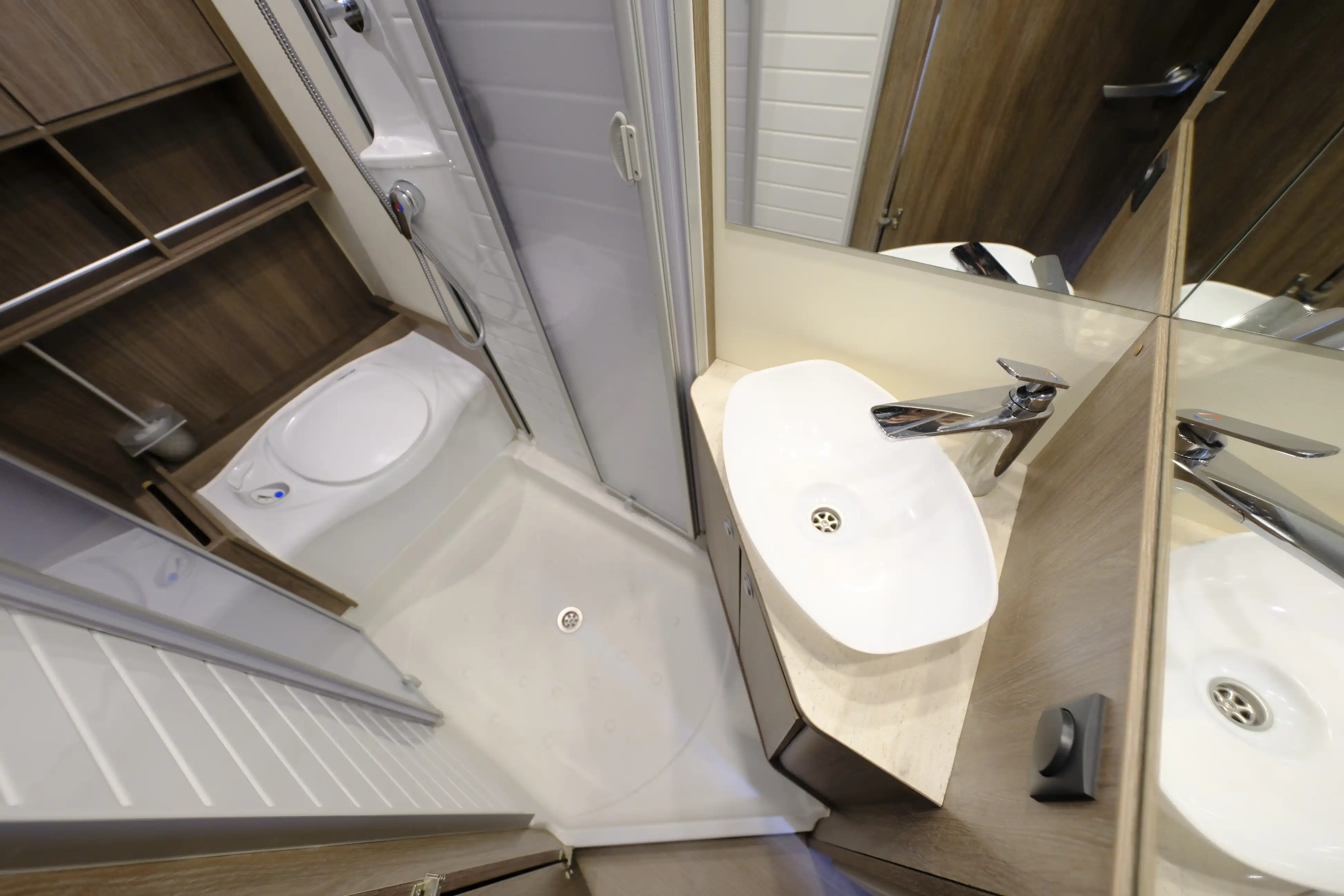 BUERSTNER Nexxo Time t 660 Summer - Ansicht 13